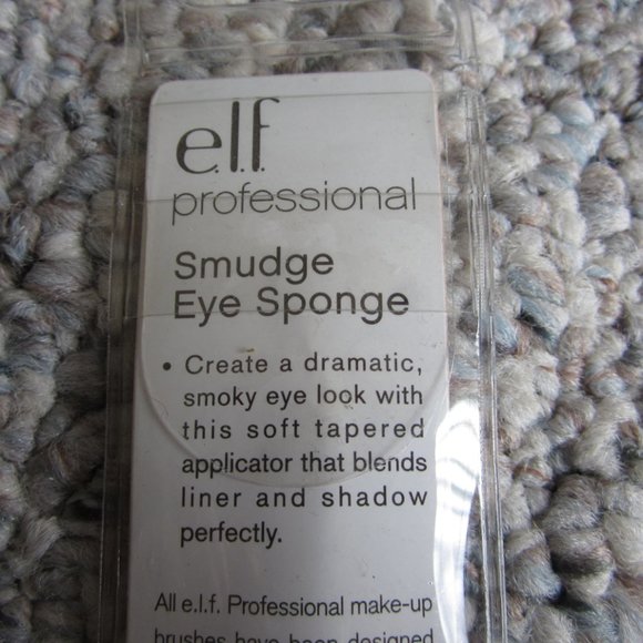 elf Smudge Eye Sponge - Picture 3 of 5